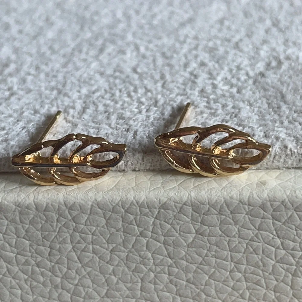 Gold leaf earrings